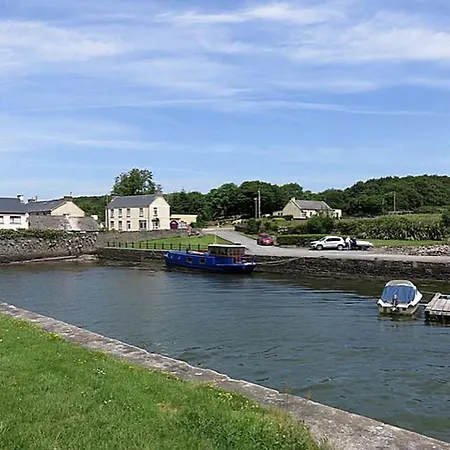 Rustic Glamping For Two By The Shannon Estuary In Country Clare, Ireland Effernan