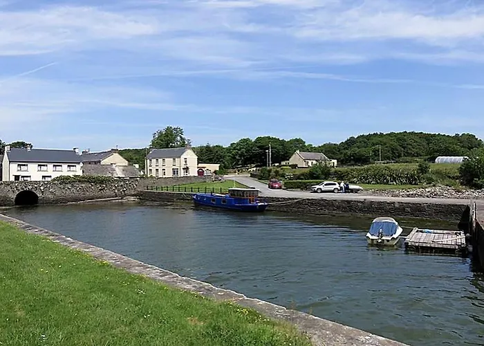 Rustic Glamping For Two By Shannon Estuary In Country Clare, Ireland Effernan